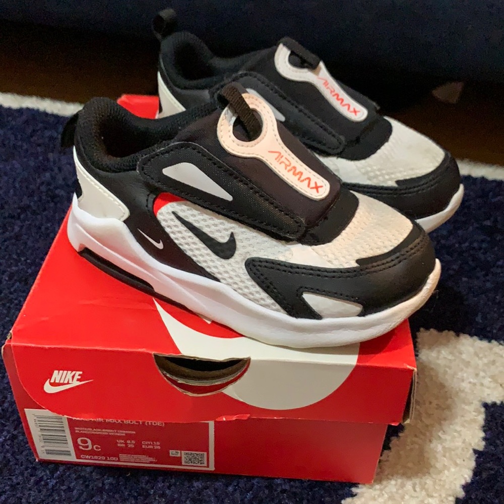 Nike Air Max Bolt